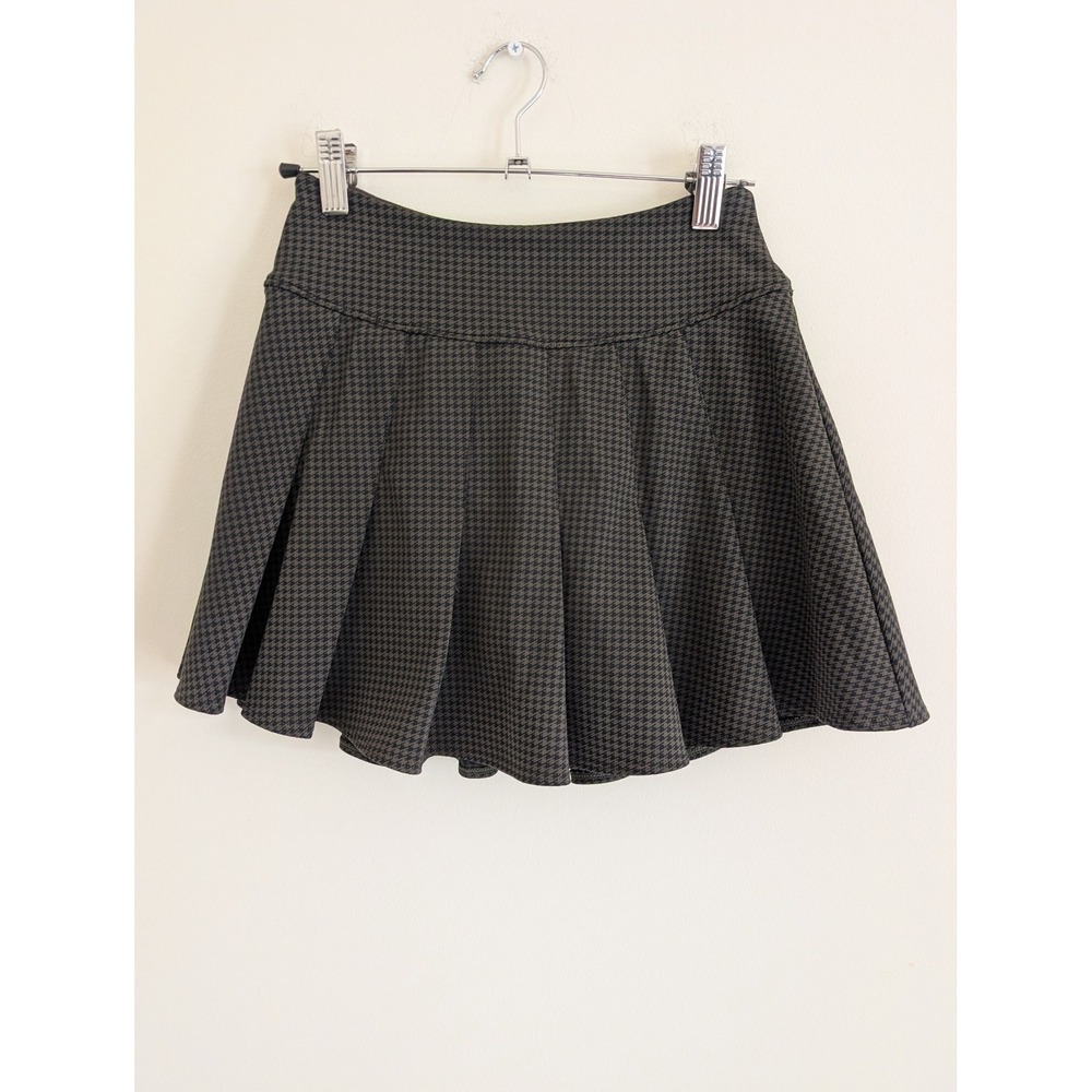 OFFLINE by Aerie Houndstooth Pleated Tennis Skort Olive Green Black Small